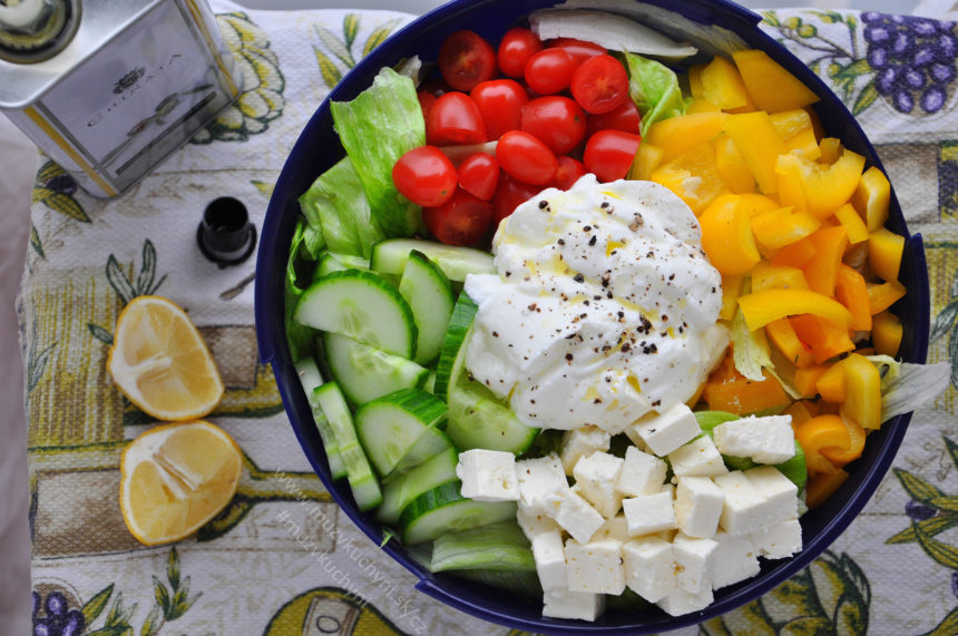 salát, řecký, balkánský, sýr, olivový olej, oběd, zdravý, rychlý, jednoduchý,