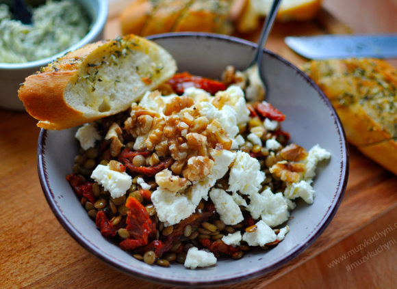 čočkový salát, recept, balkánský sýr, oběd, sušená rajčata