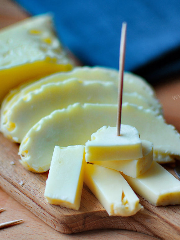 Domácí vyzrálý sýr