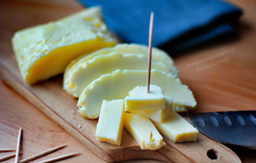Domácí vyzrálý sýr