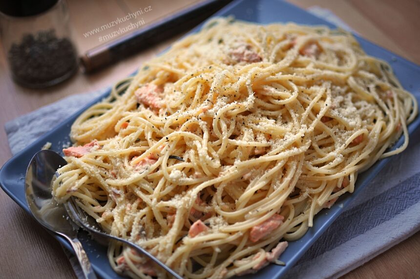 Lososové špagety carbonara